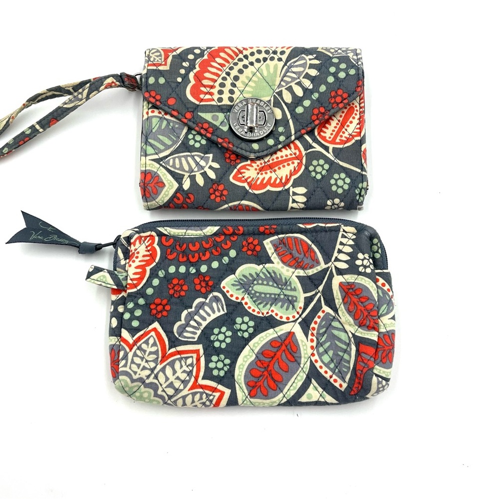 Vera Bradley Nomadic Floral set of Wristlet and Makeup Bag (BVB0001)